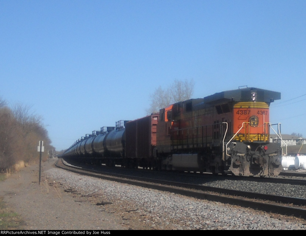 BNSF 4387 DPU